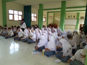 Penyuluhan Pencegahan Penyalahgunaan Narkoba dalam Rangkaian Kegiatan Masa Pengenalan Lingkungan Sekolah (MPLS) di SMA Al-Khariyah 1 Cilegon