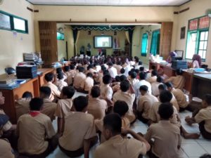 Penyuluhan Pencegahan Penyalahgunaan Narkoba dalam Rangkaian Kegiatan Masa Pengenalan Lingkungan Sekolah (MPLS) di SMP PGRI Cilegon