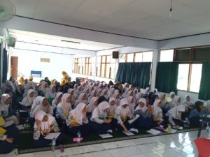 Penyuluhan Pencegahan Penyalahgunaan Narkoba dalam Rangkaian Kegiatan Masa Pengenalan Lingkungan Sekolah (MPLS) di SMK Madinatul Hadid Cilegon