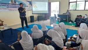 SEMINAR - Pelajar Anti Narkoba SMP Negeri 8 Kota Cilegon