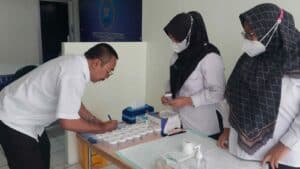 Mantapkan Program P4GN BNN Kota Cilegon Periksa Urine Seluruh Pegawai Mantapkan Program P4GN BNN Kota Cilegon Periksa Urine Seluruh Pegawai