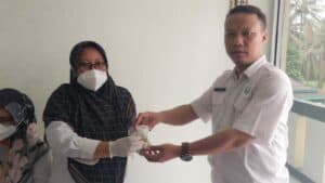 Mantapkan Program P4GN BNN Kota Cilegon Periksa Urine Seluruh Pegawai Mantapkan Program P4GN BNN Kota Cilegon Periksa Urine Seluruh Pegawai