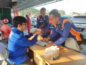 BNN Kota Cilegon Sidak Tes Urine Awak Mobil Tangki Pertamina BNN Kota Cilegon Sidak Tes Urine Awak Mobil Tangki Pertamina