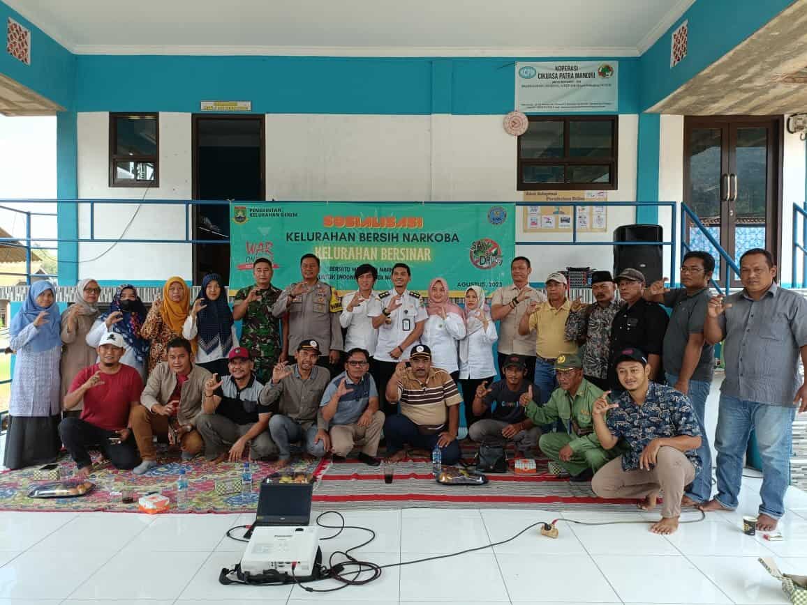 Sosialisasi Bahaya Narkoba Program Kampung Bersinar (Bersih Narkoba) Kelurahan Gerem Sosialisasi Bahaya Narkoba Program Kampung Bersinar (Bersih Narkoba) Kelurahan Gerem